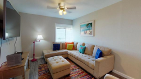 IR-A Remodeled One Bedroom Condo, Shared Pool, Boardwalk to Beach